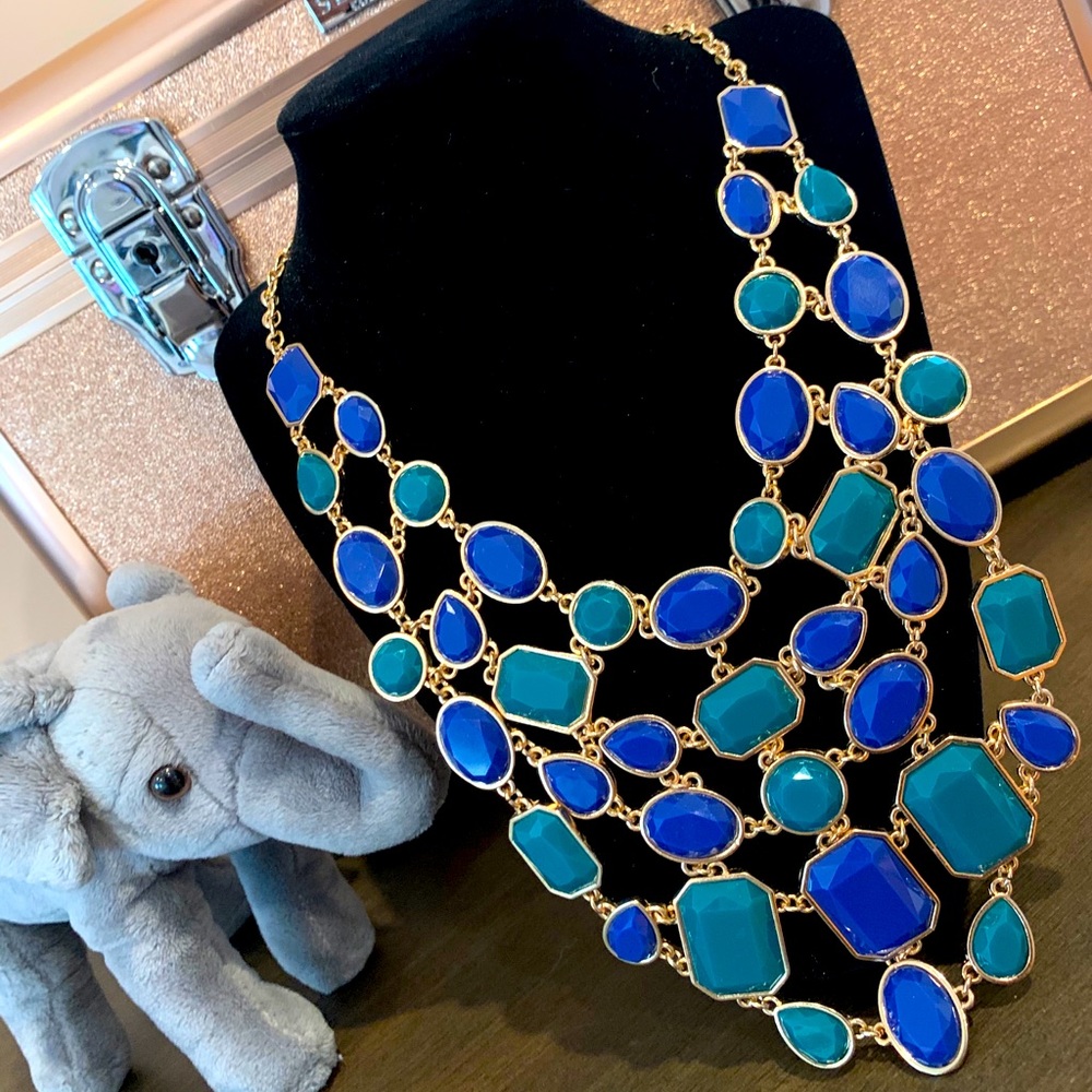 Stunning statement necklace